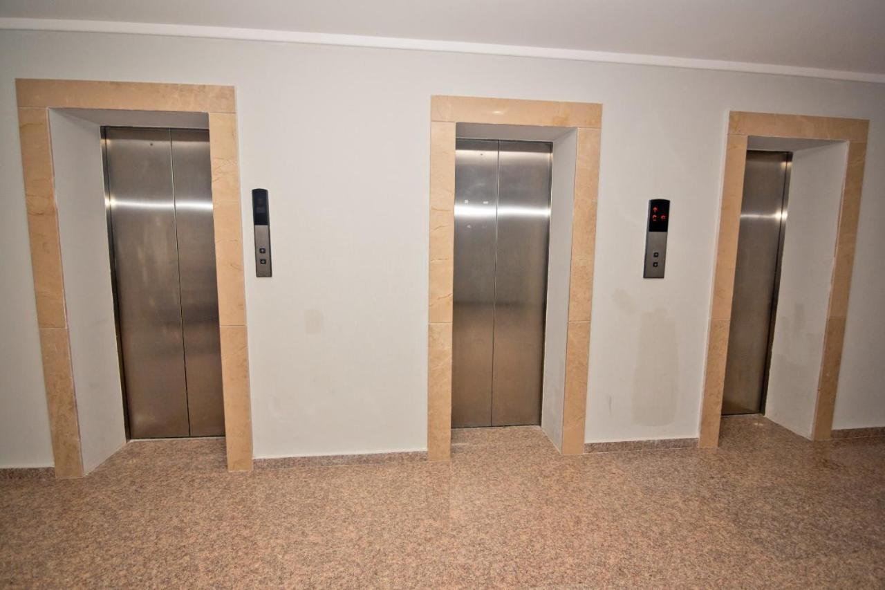Rezal Plaza Batumi Appartement Buitenkant foto