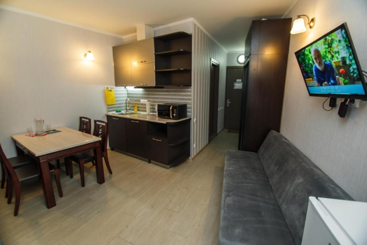 Rezal Plaza Batumi Appartement Buitenkant foto