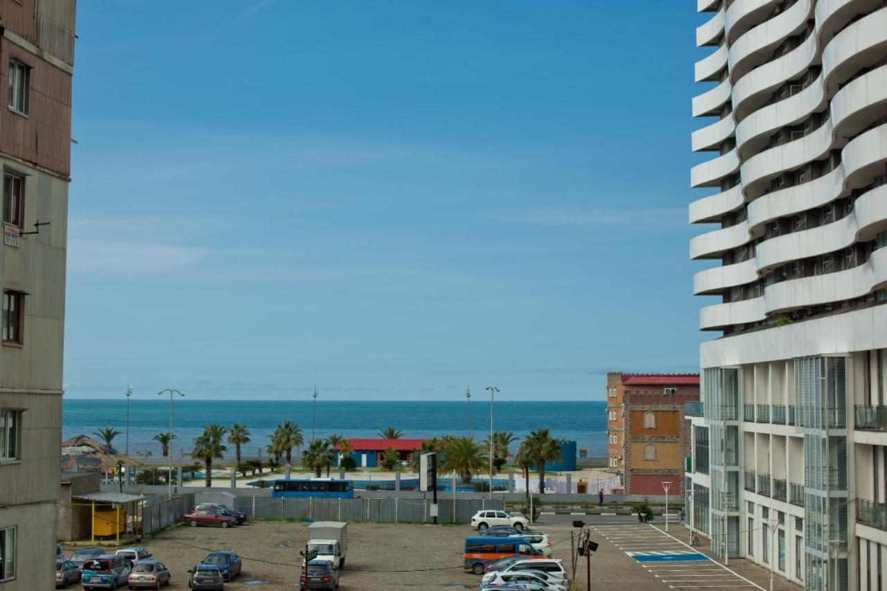Rezal Plaza Batumi Appartement Buitenkant foto